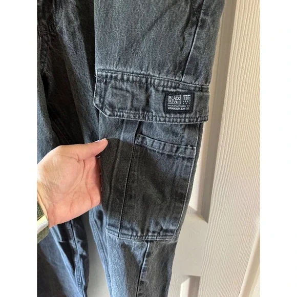 Vintage Wrangler Black Rivet Cargo Jeans Size 38x30 - Picture 4 of 8